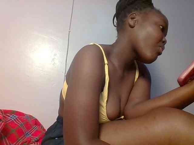 Sexyicey Live Webcam on BongaCams