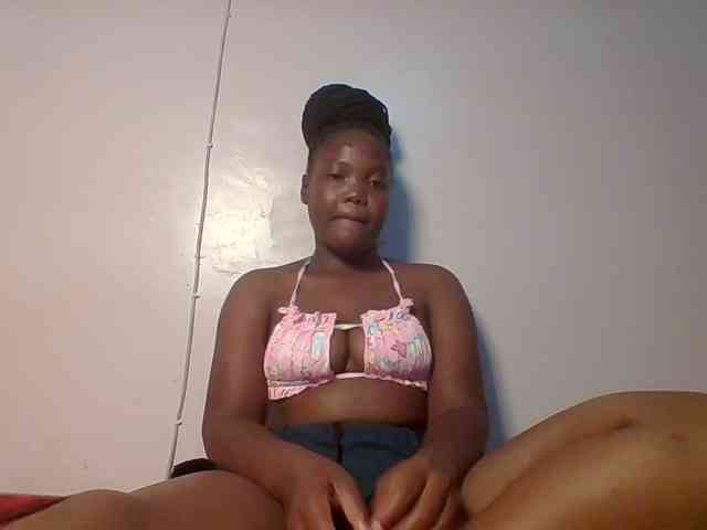 Sexyicey Live Webcam on BongaCams