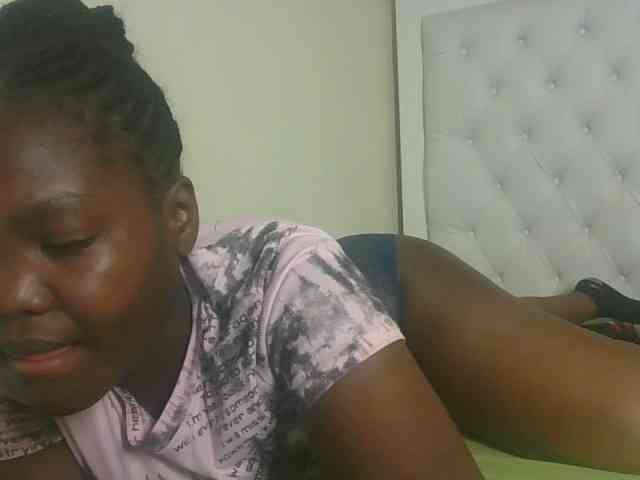 Sexyicey webcam