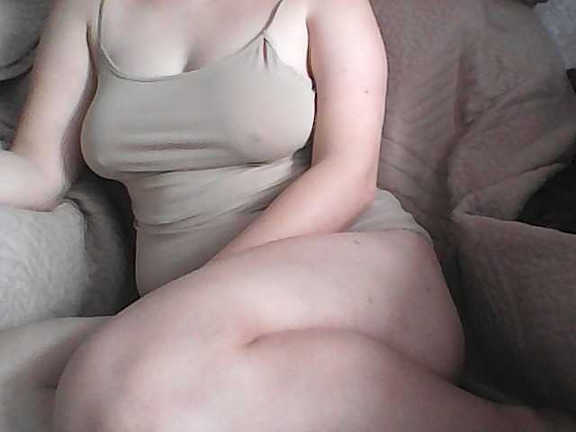 KissMeQuick's BongaCams show and profile