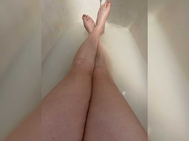 KissMeQuick's BongaCams show and profile