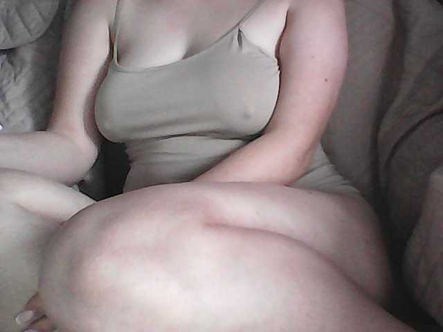 KissMeQuick's BongaCams show and profile