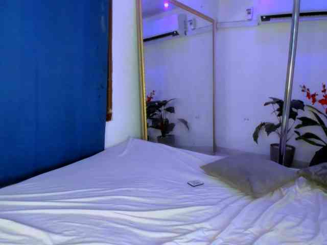 nahomy-ryans nahomy-ryans