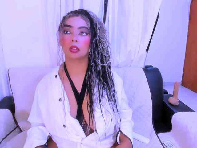 nahomy-ryans webcam