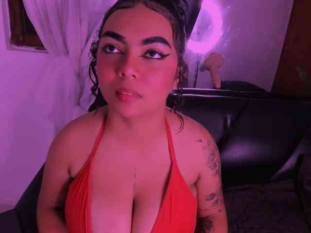 nahomy-ryans nahomy-ryans