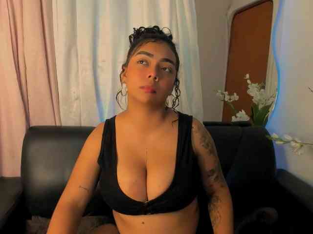 nahomy-ryans nahomy-ryans