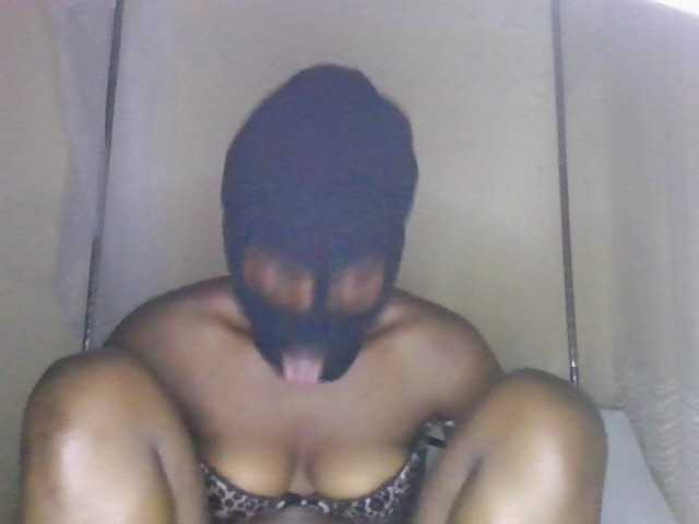 Join Sexymammy001, she wants to masturbate for you Sexymammy001 from BongaCams