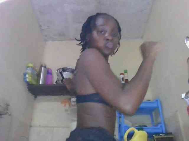 Sexymammy001 webcam