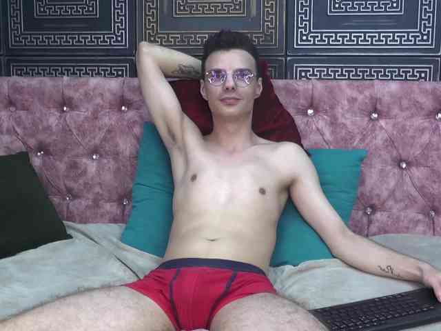 AidenStorm Live Webcam on {site_name}