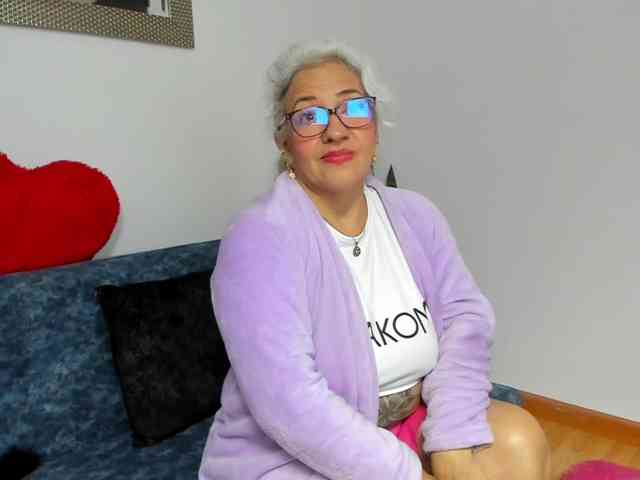 marilyn70 Live Webcam on BongaCams