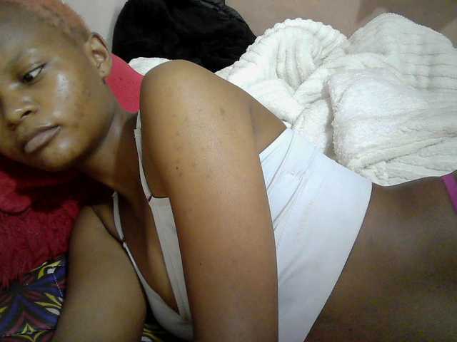 Hotdreamteen001's BongaCams show and profile