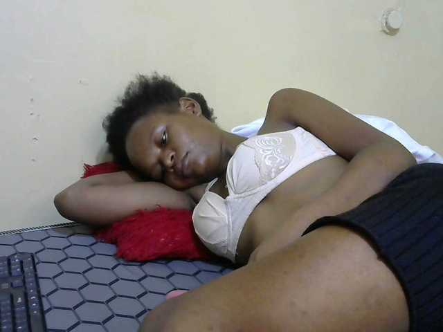 Hotdreamteen001's BongaCams show and profile