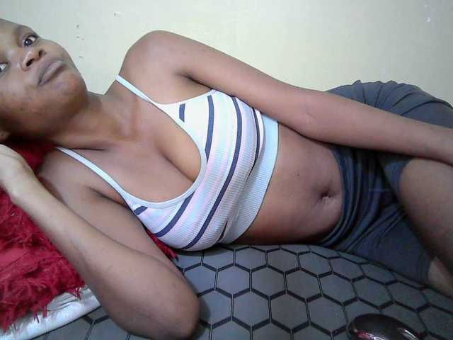 Hotdreamteen001 webcam bongacams model stream image