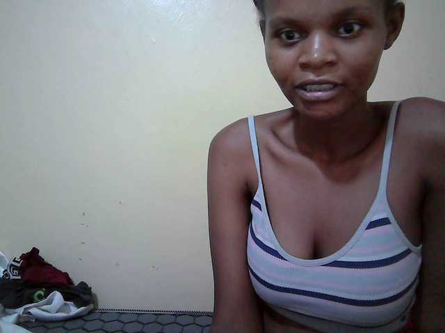 Hotdreamteen001's BongaCams show and profile
