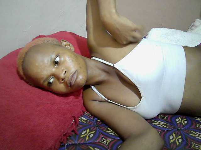 Hotdreamteen001's BongaCams show and profile