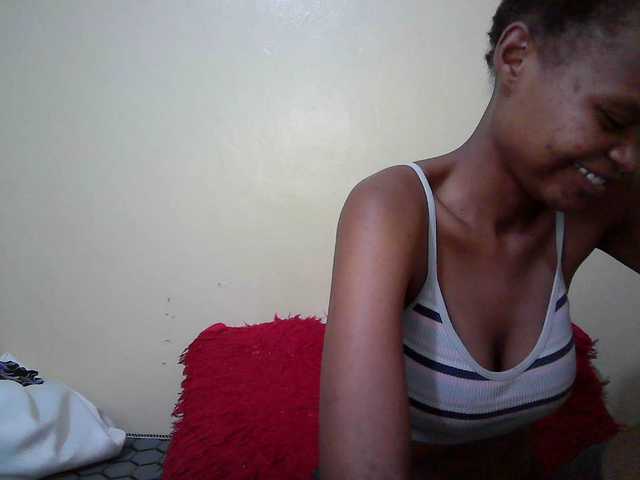 Hotdreamteen001 webcam bongacams model stream image