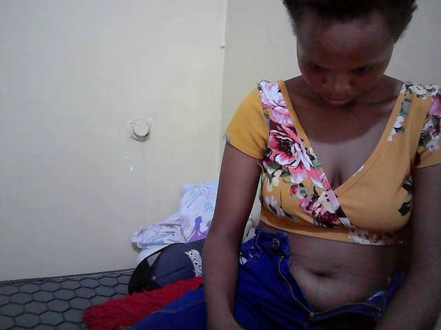 Hotdreamteen001's BongaCams show and profile