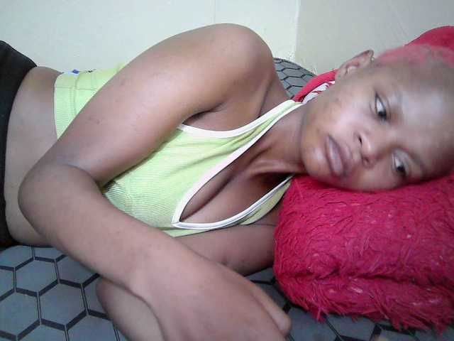 Hotdreamteen001's BongaCams show and profile