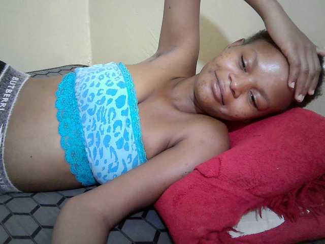 Hotdreamteen001's BongaCams show and profile