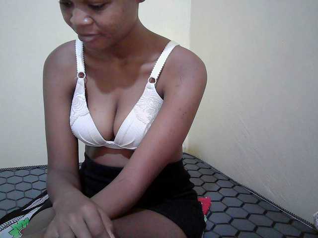 Hotdreamteen001's BongaCams show and profile