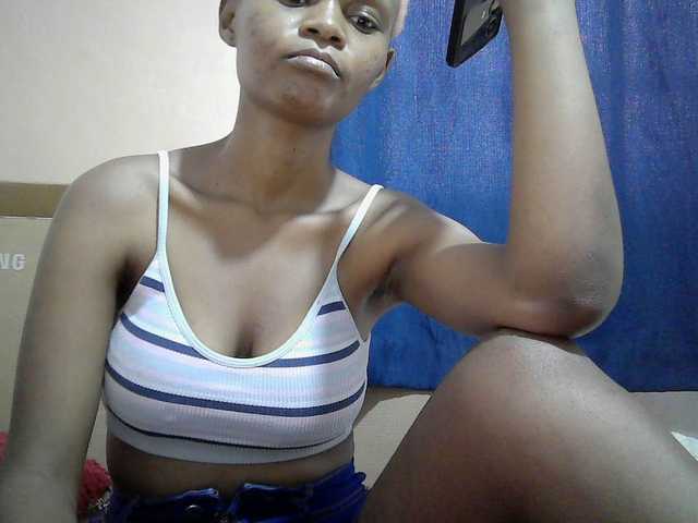 Hotdreamteen001's BongaCams show and profile