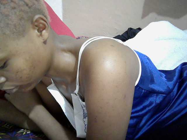 Hotdreamteen001 webcam