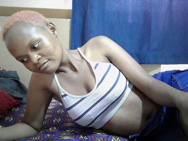 Hotdreamteen001's BongaCams show and profile