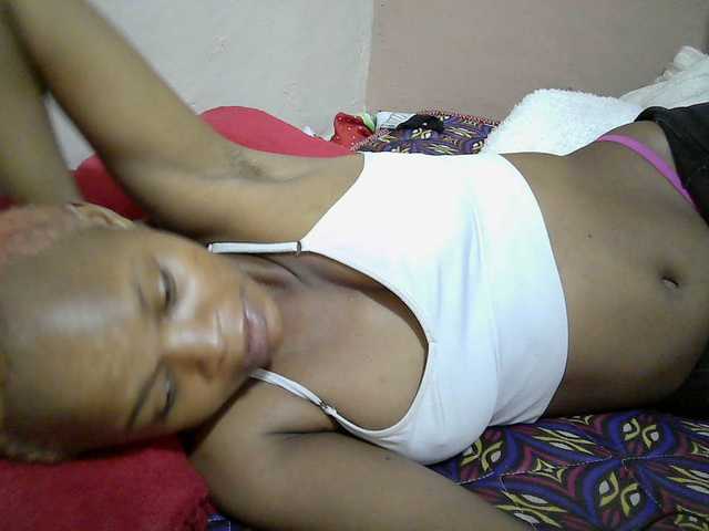 Hotdreamteen001's BongaCams show and profile