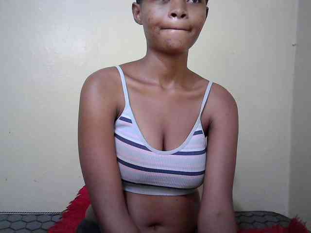 Hotdreamteen001 webcam