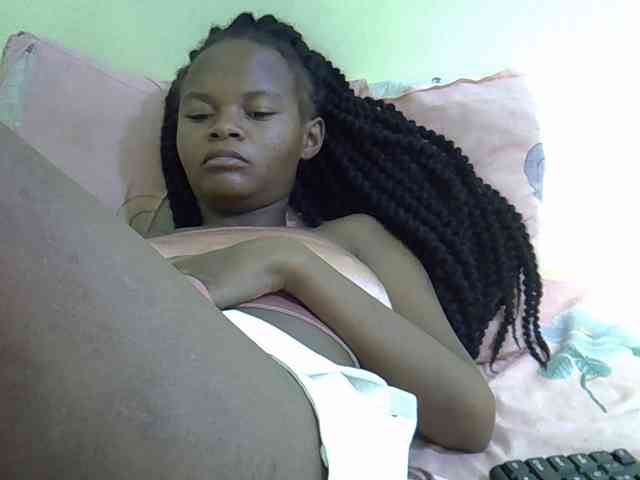 Hotdreamteen001 webcam