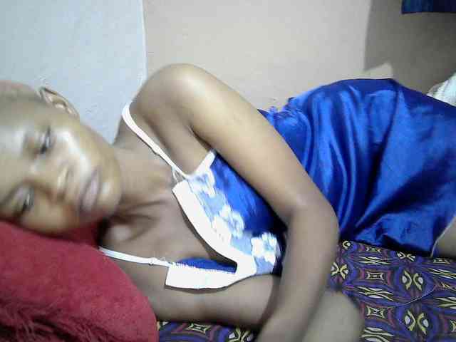 Hotdreamteen001 webcam