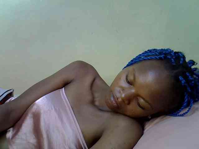 Hotdreamteen001 webcam