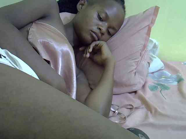 Hotdreamteen001 webcam