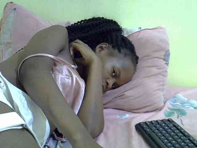 Hotdreamteen001 webcam