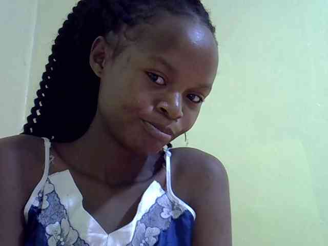 Hotdreamteen001 webcam