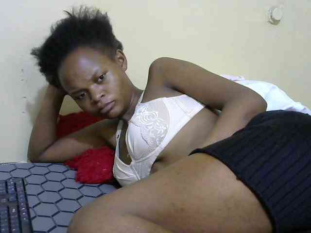 Hotdreamteen001 webcam