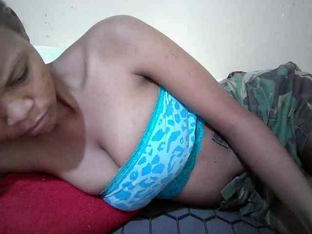 Hotdreamteen001 webcam