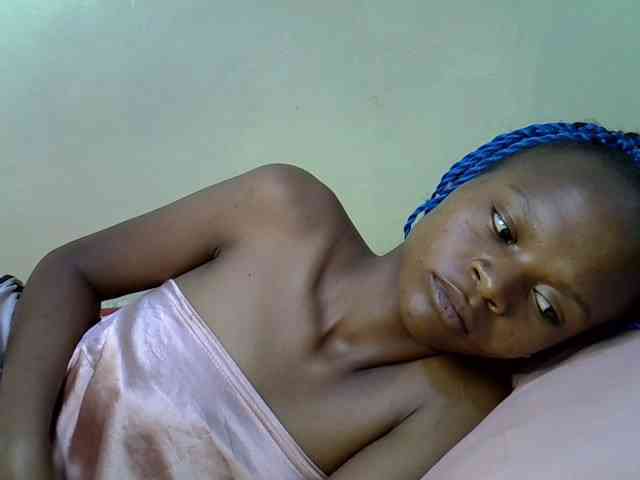 Hotdreamteen001 webcam