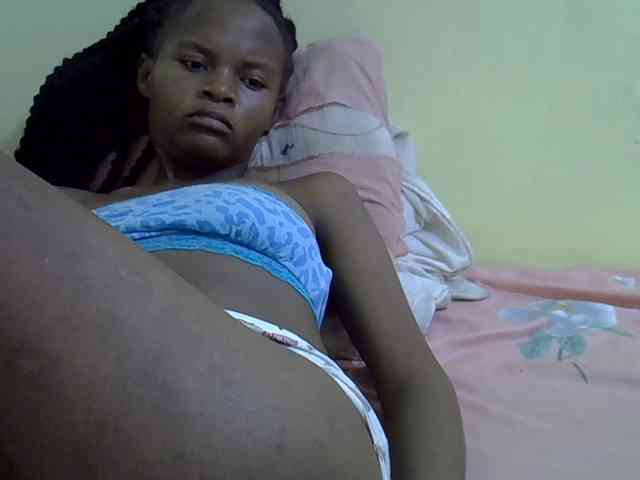 Hotdreamteen001 webcam