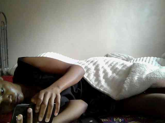 Hotdreamteen001 webcam