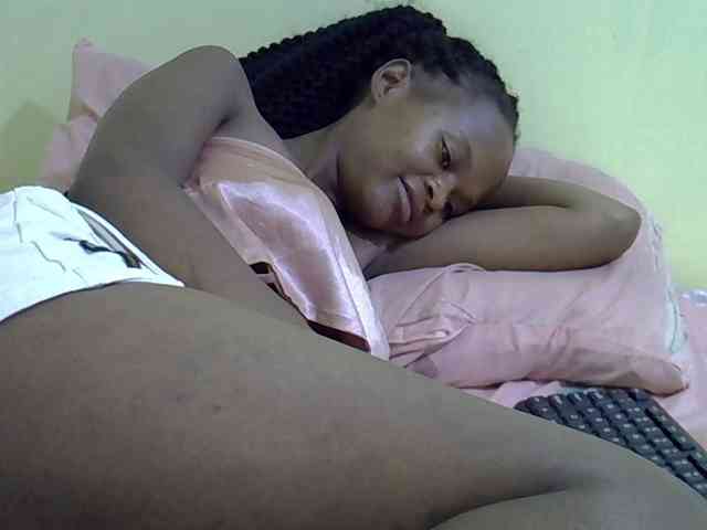 Hotdreamteen001 webcam