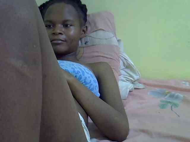 Hotdreamteen001 webcam