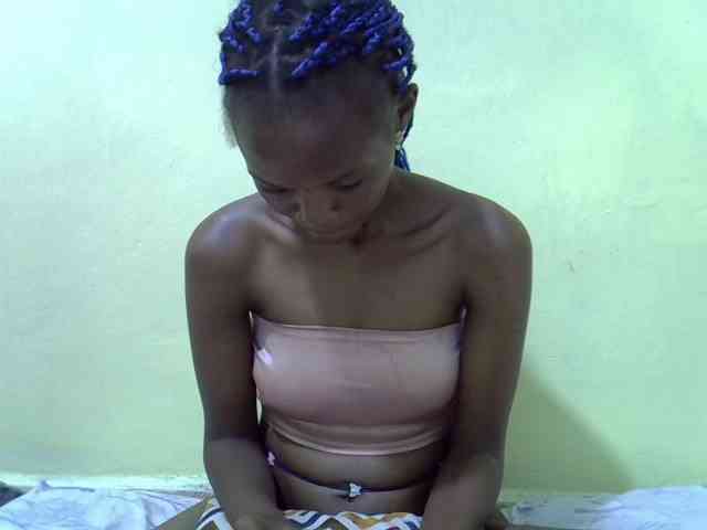 Hotdreamteen001 webcam