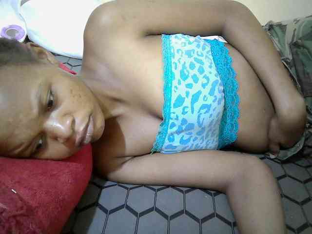 Hotdreamteen001 webcam