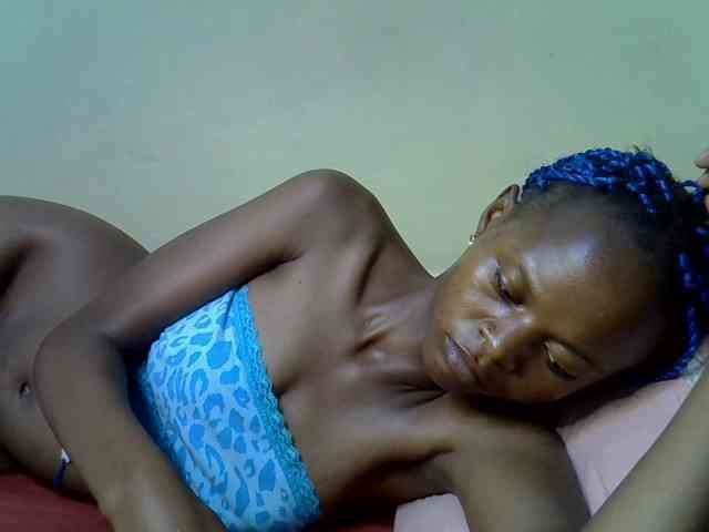 Hotdreamteen001 webcam