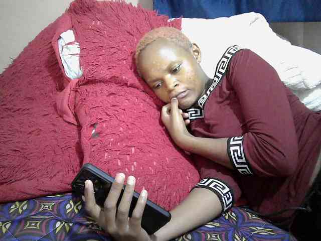 Hotdreamteen001 webcam