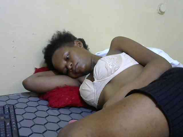 Hotdreamteen001 webcam