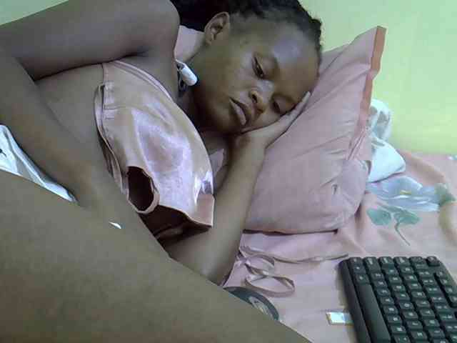 Hotdreamteen001 webcam