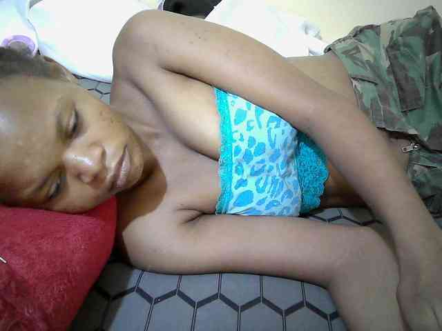 Hotdreamteen001 webcam