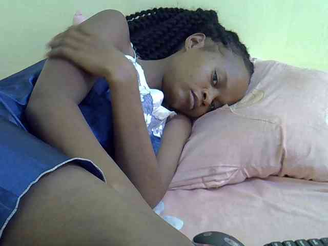 Hotdreamteen001 webcam